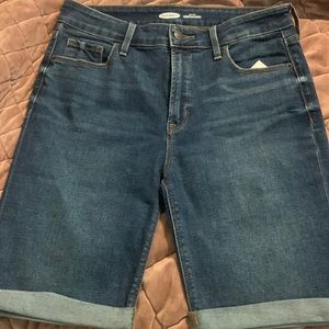 Old Navy Jean shorts size 6 NWT